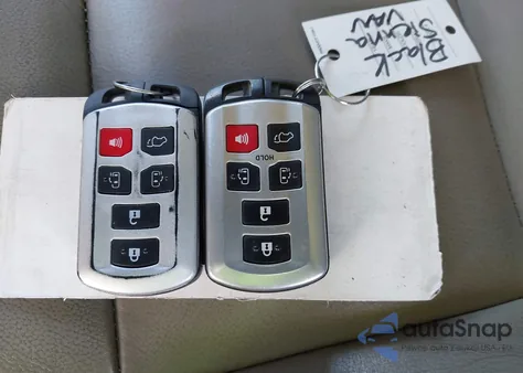 2015 Toyota Sienna Xle 8 Passenger from USA, damaged, VIN 5TDYK3DC1FS638668